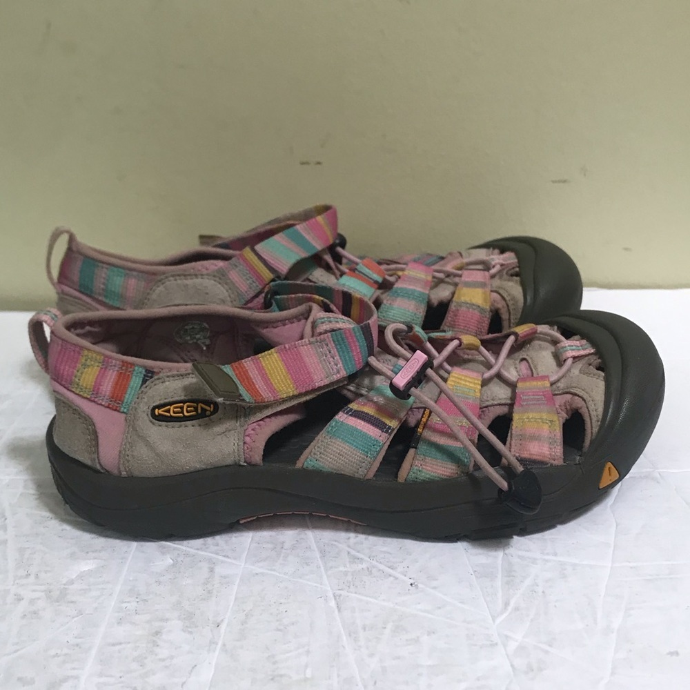 Keen Whisper Sandals Waterproof Hiking Water Shoes Tan Pink Stripes Comfort Flat